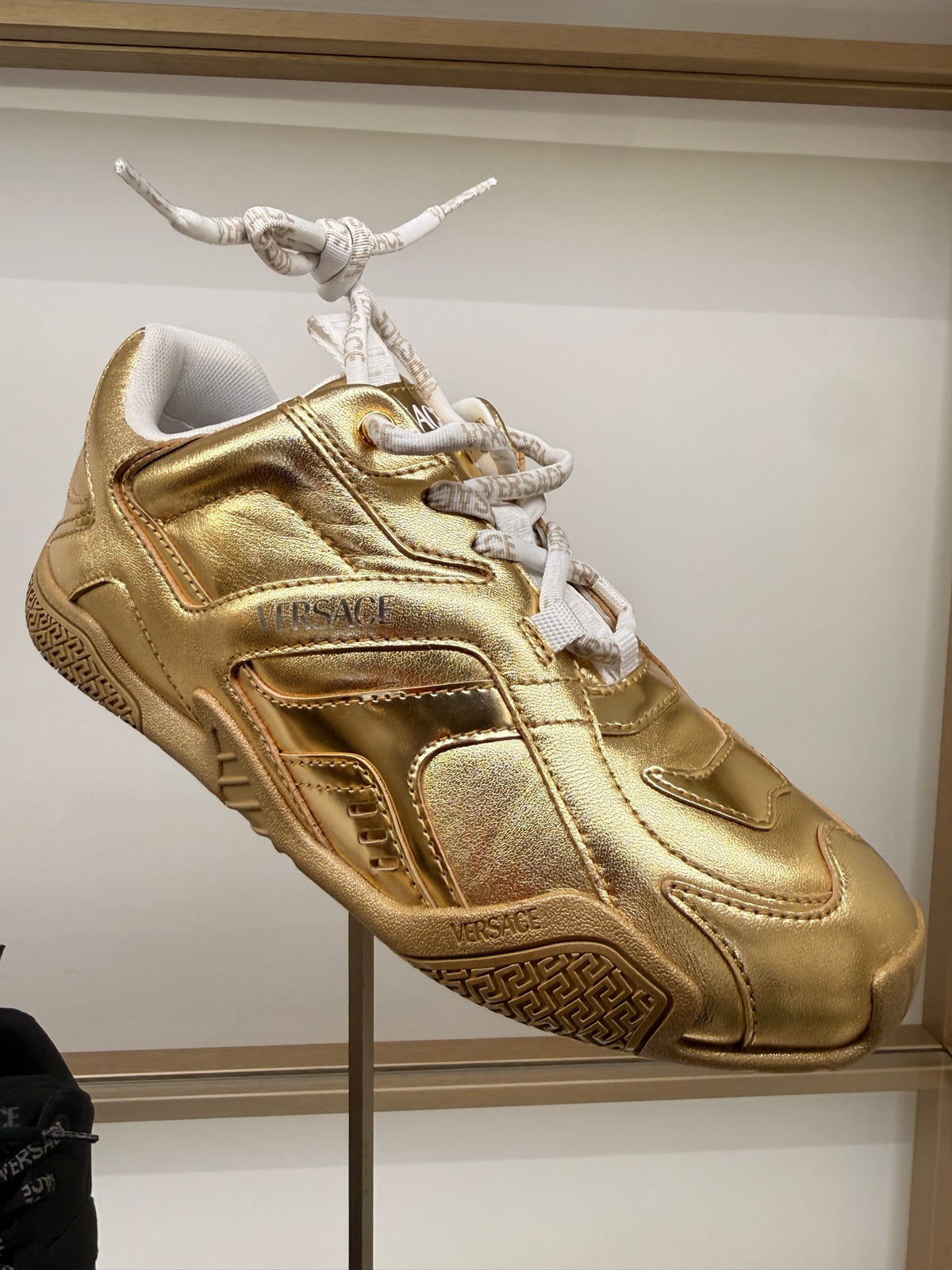 Versace — Sneaker Shiny Nappa, Gold+White