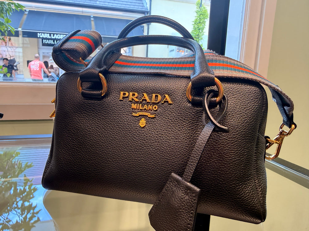 Prada — TRACCOLLIERA IN PELLE, Black