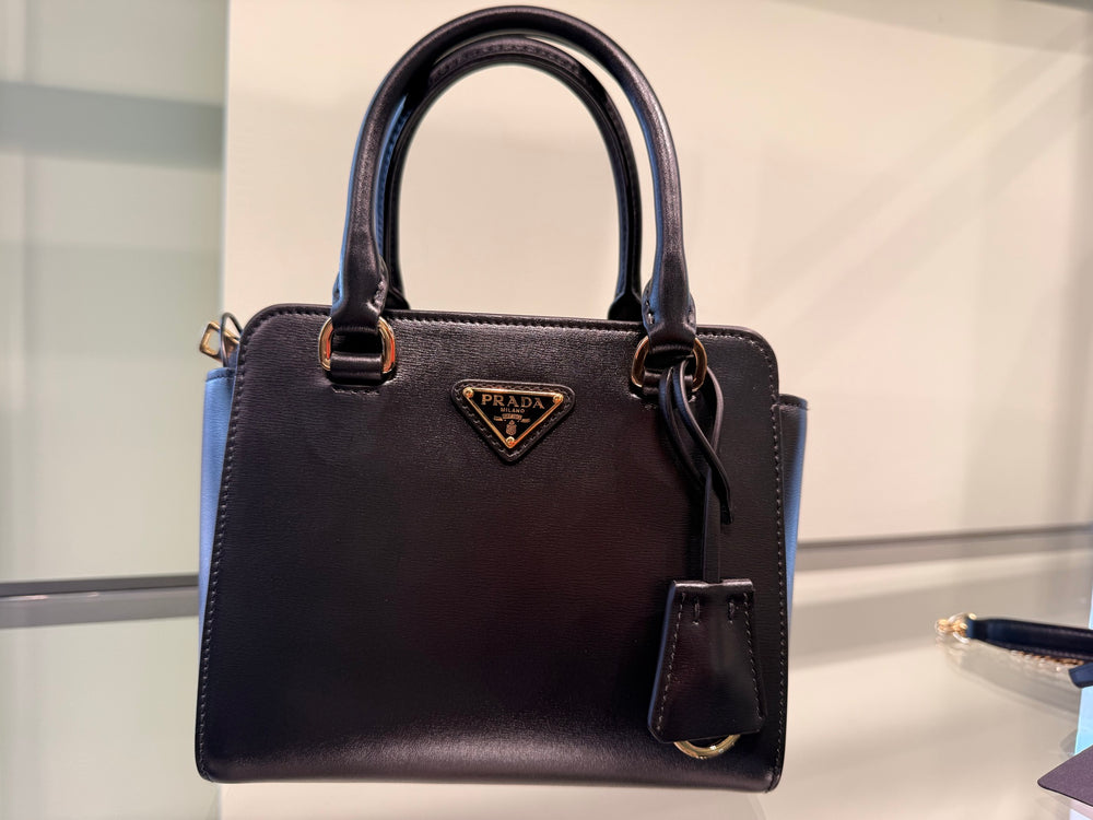 Prada — Borsa a mano in pelle, Black