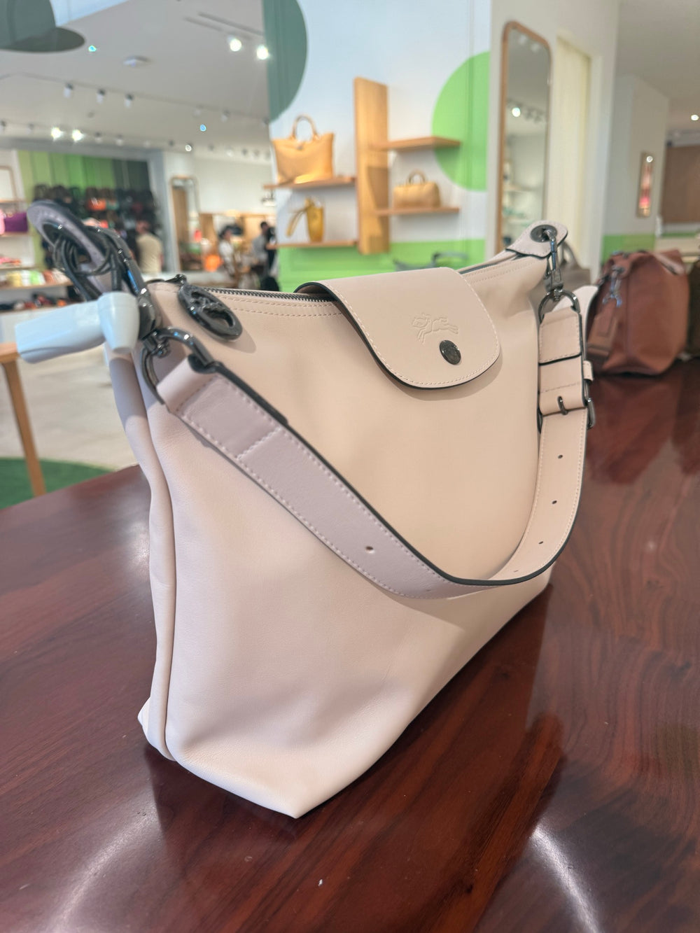 Longchamp — Le Pliage, White